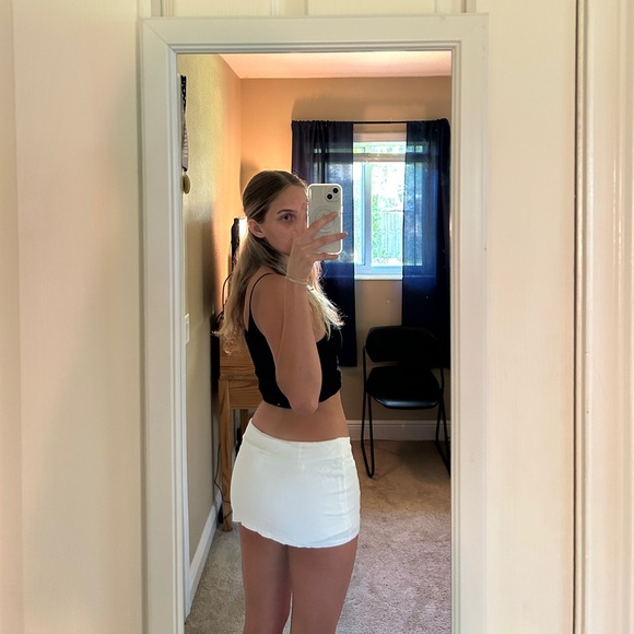 Double front pocket mini skirt - Picture 2 of 2